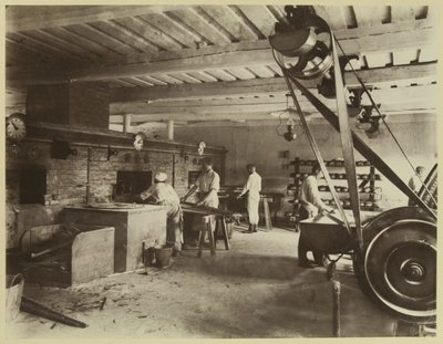 Sindi kalevivabriku pagaritöökoda. Foto Sindi Kalevivabriku Ühisuse juubelialbumist 1880. aastatest. 