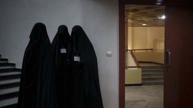 В университет Кабула перестали пускать женщин