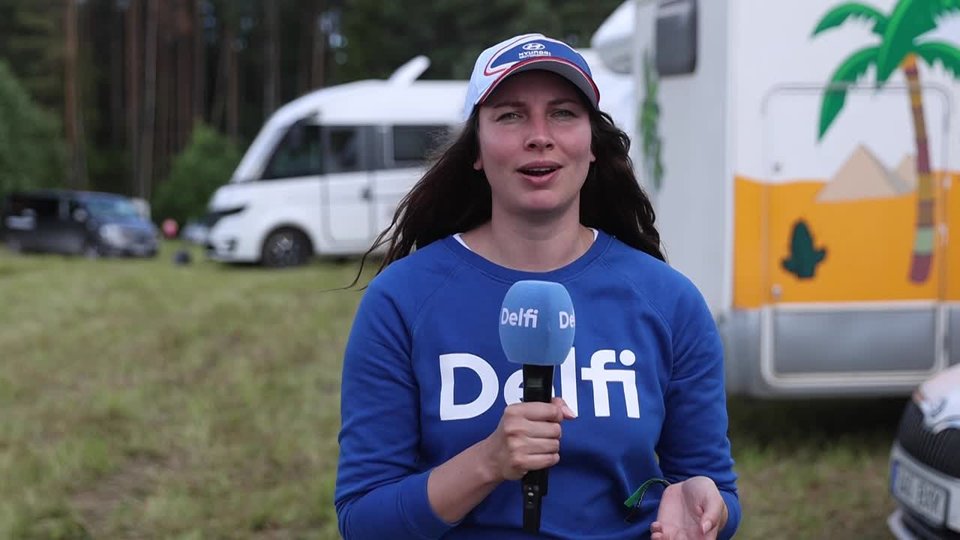 DELFI VIDEO RALLI ESTONIAL | Rallirahva kodud ratastel: õigest matkabussist  ei puudu isegi saun! - Delfi Sport