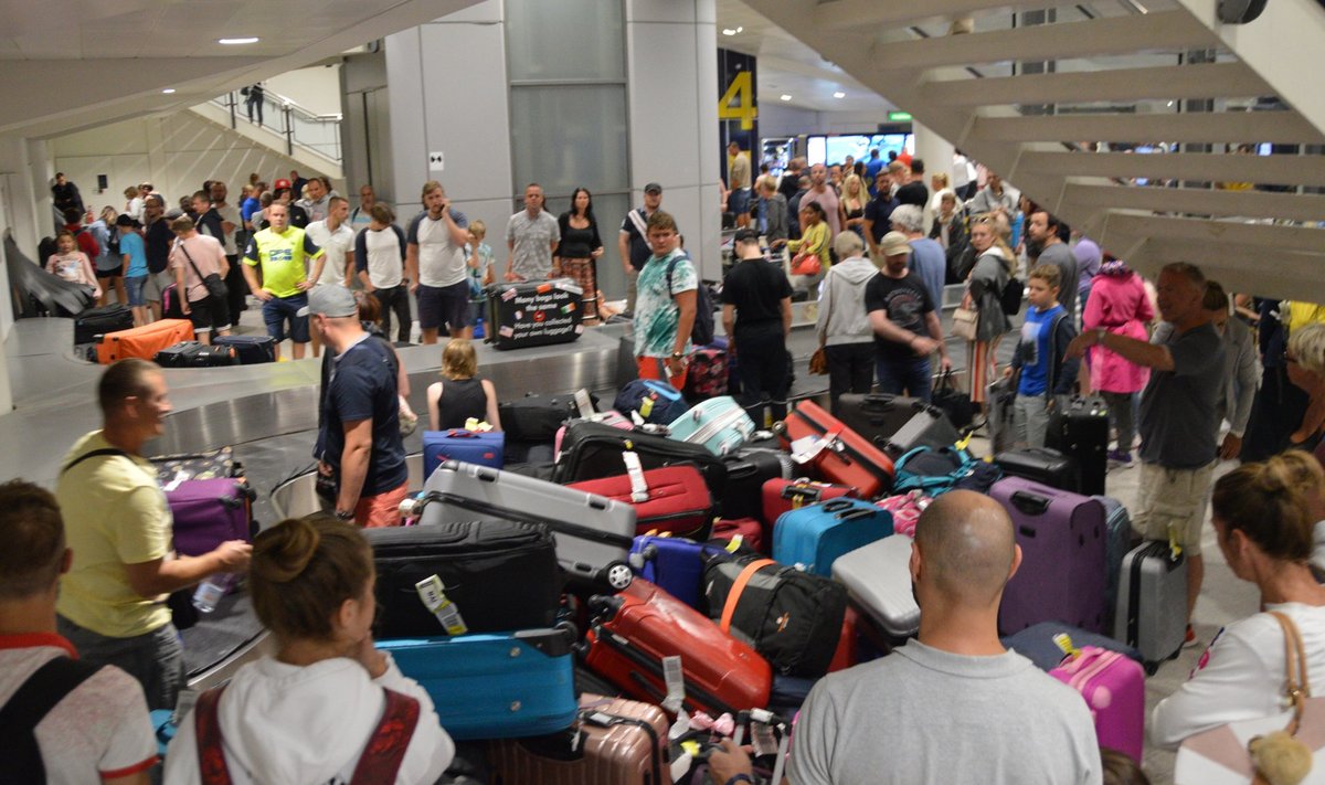 По словам главы аэропорта Франкфурта, за багажным хаосом в европейских аэропортах стоят слишком похожие друг на друга черные чемоданы.