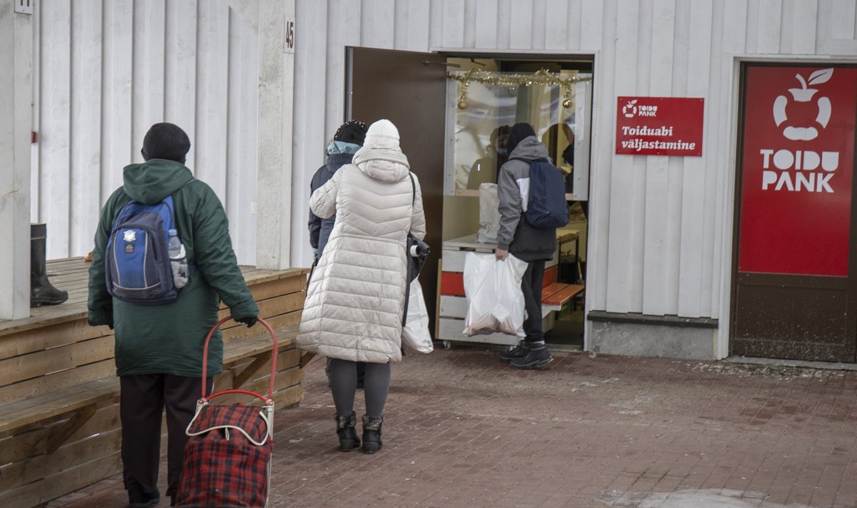 Seda, et kiire hinnatõus on paljude elujärge halvendanud, on näha ka Toidupanga järjekorrast. Toimetulekutoetus püsib aga vankumatult 150 eurol kuus.