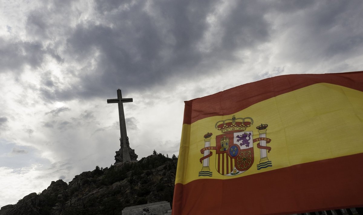 Monument, mille alla Francisco Franco on maetud.