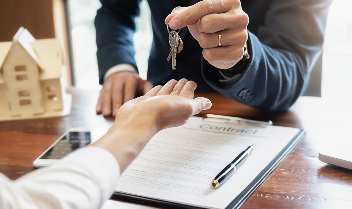 Real,Estate,Broker,Residential,House,And,Car,Rent,Listing,Contract