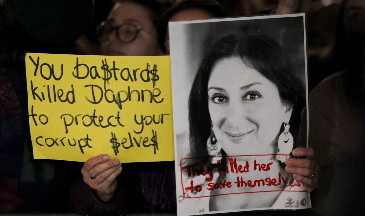 Teisipäevasel meeleavaldusel Malta parlamendi ees kanti Daphne Caruana Galizia pilte.