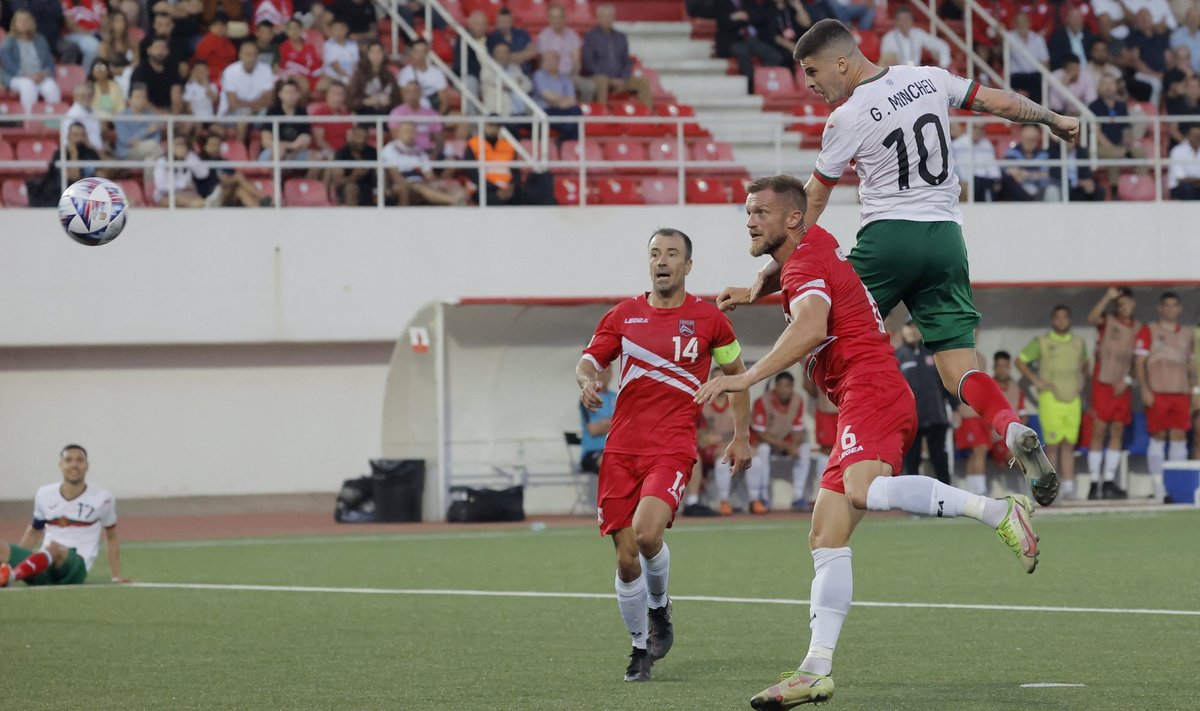 Georgi Mintšev löömas Bulgaaria 1:0 väravat.