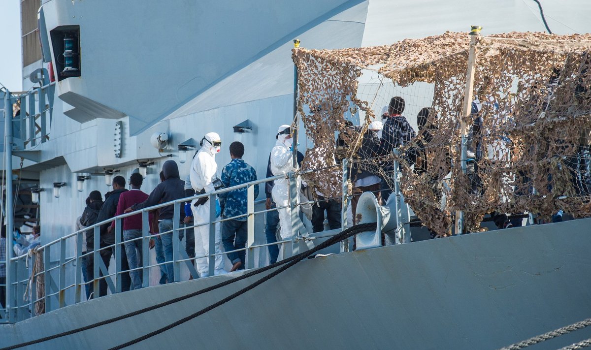 Catania sadamasse saabunud pagulased