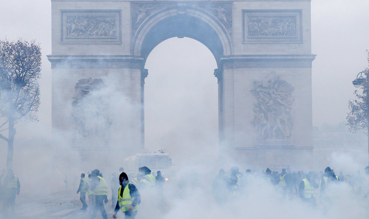 Pariisi kollaste vestide protest