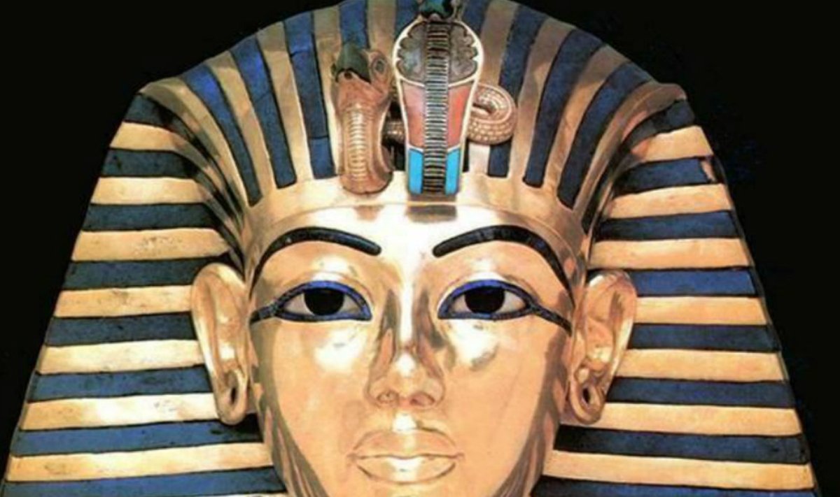 Tutanhamoni mask, kus kasutati kaunistamiseks türkiisi