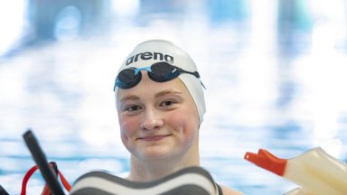 Jefimova pääses juunioride EMil parima ajaga poolfinaali, Roose ujus Eesti rekordi