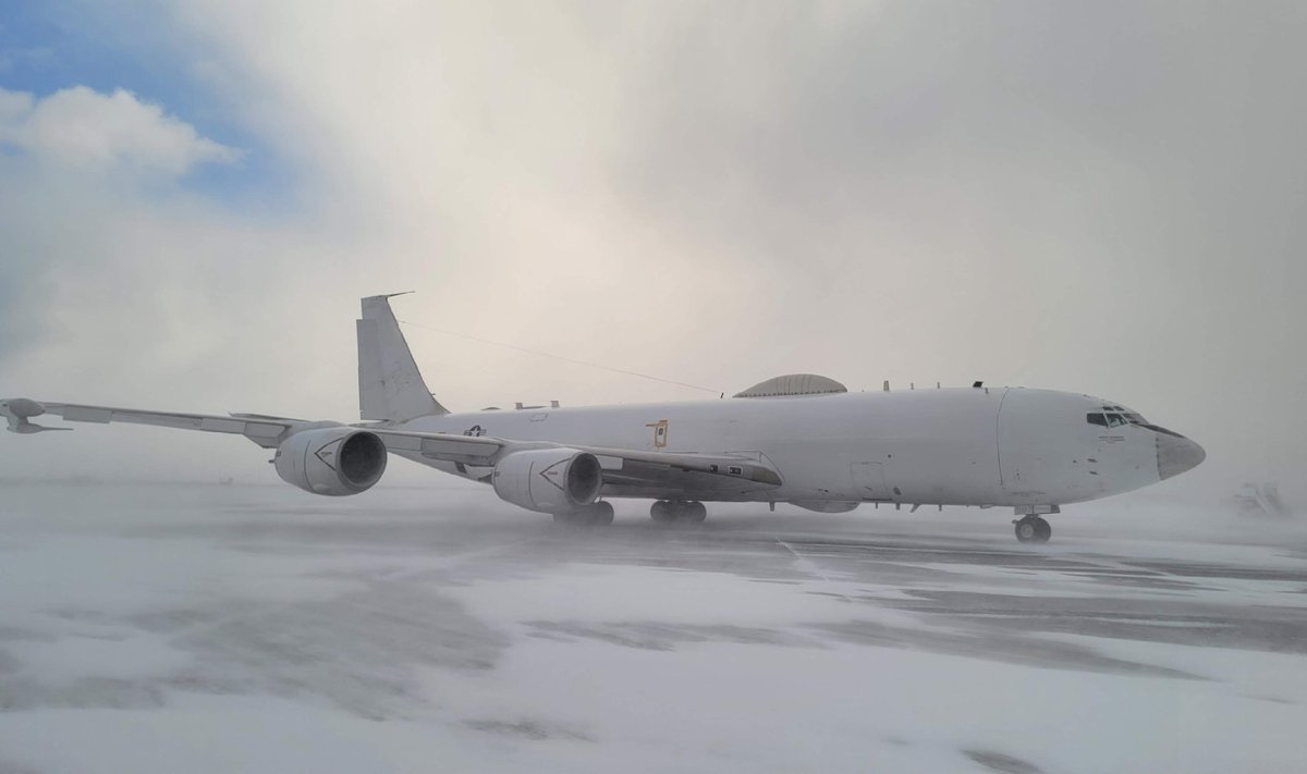 Самолет E-6B Mercury