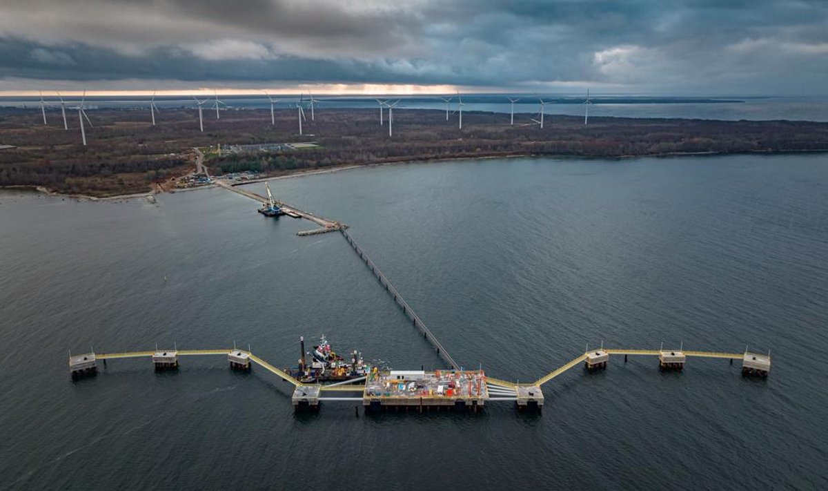 JÄIME VÄIKSEMAKS VELLEKS: LNG kai Paldiskis. Et gaasilaev Eesti asemel Soome läheb, oli Eesti rahvale emotsionaalne kaotus, leiab Jaanus Rahumägi.