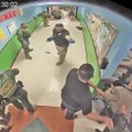 VIDEO | Vaata, kui saamatult käitus politsei viimaste aastate rängima koolitulistamise ärahoidmisel
