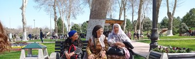 Tundeid ja meeleolusid Kesk-Aasia ühe tuntuma ja suurima väljaku, Samarkandi Registani pealt ja ümbrusest, nähtuna-kogetuna Maalehe Usbeki reisil osalejate poolt.