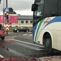 ФОТО | У торгового центра Sikupilli произошла цепная авария с участием автобуса Atko