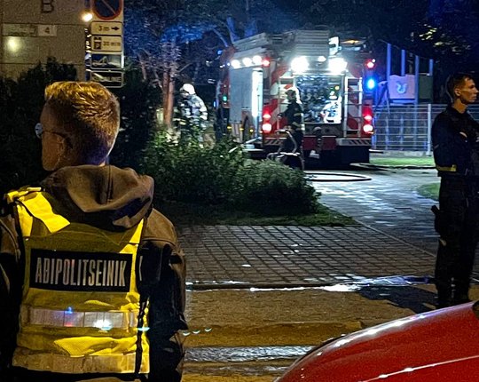 ФОТО и ВИДЕО |  „Люди выбегали на улицу в одеялах“.  В Таллинне в пожаре пострадали три человека, двое из которых - дети
