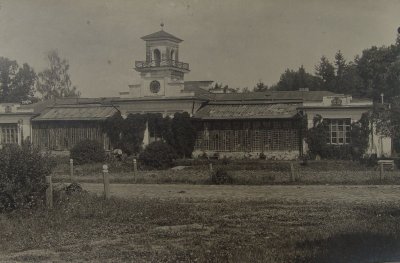 Tuhala mõisa torniga kasvuhoone 20. sajandi alguses.