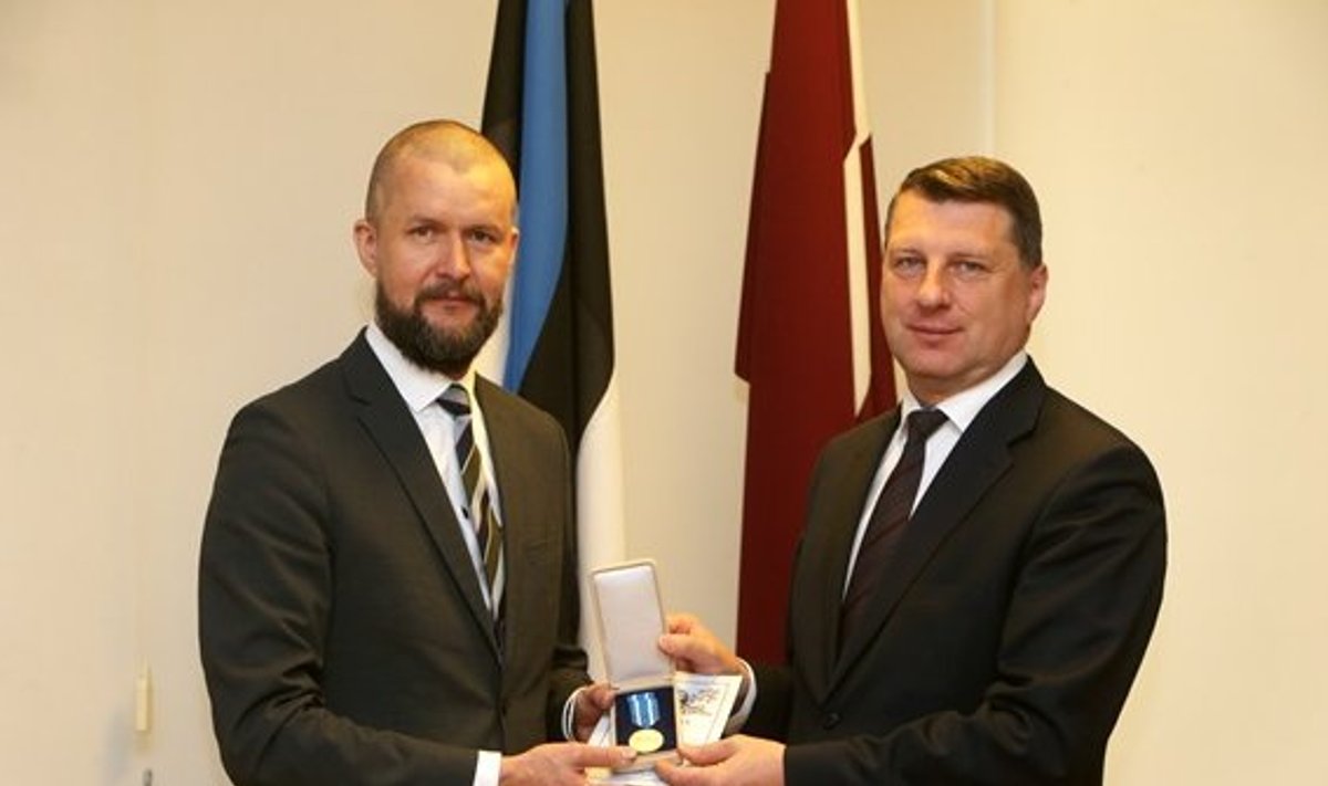 Sven Sakkov ja Läti kaitseminister Raimonds Vējonis