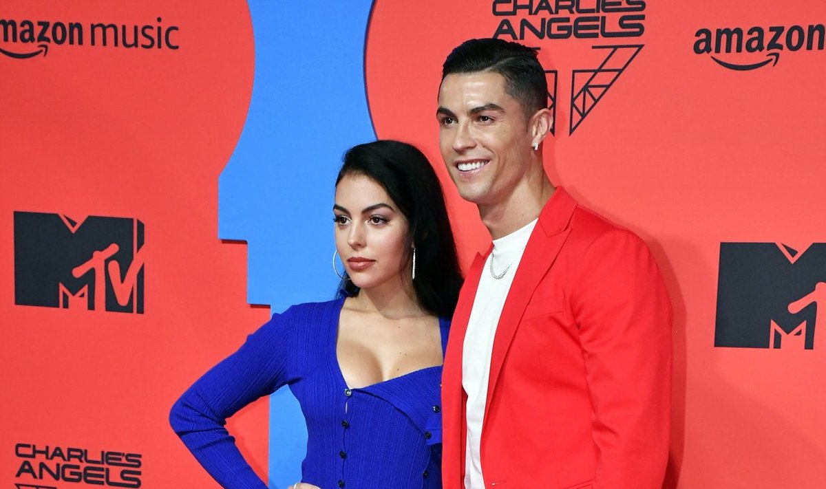 EM-i kõige rikkam jalgpallur Cristiano Ronaldo on koos elukaaslase Georgina Rodriguezega ikka glamuurist lugu pidanud.