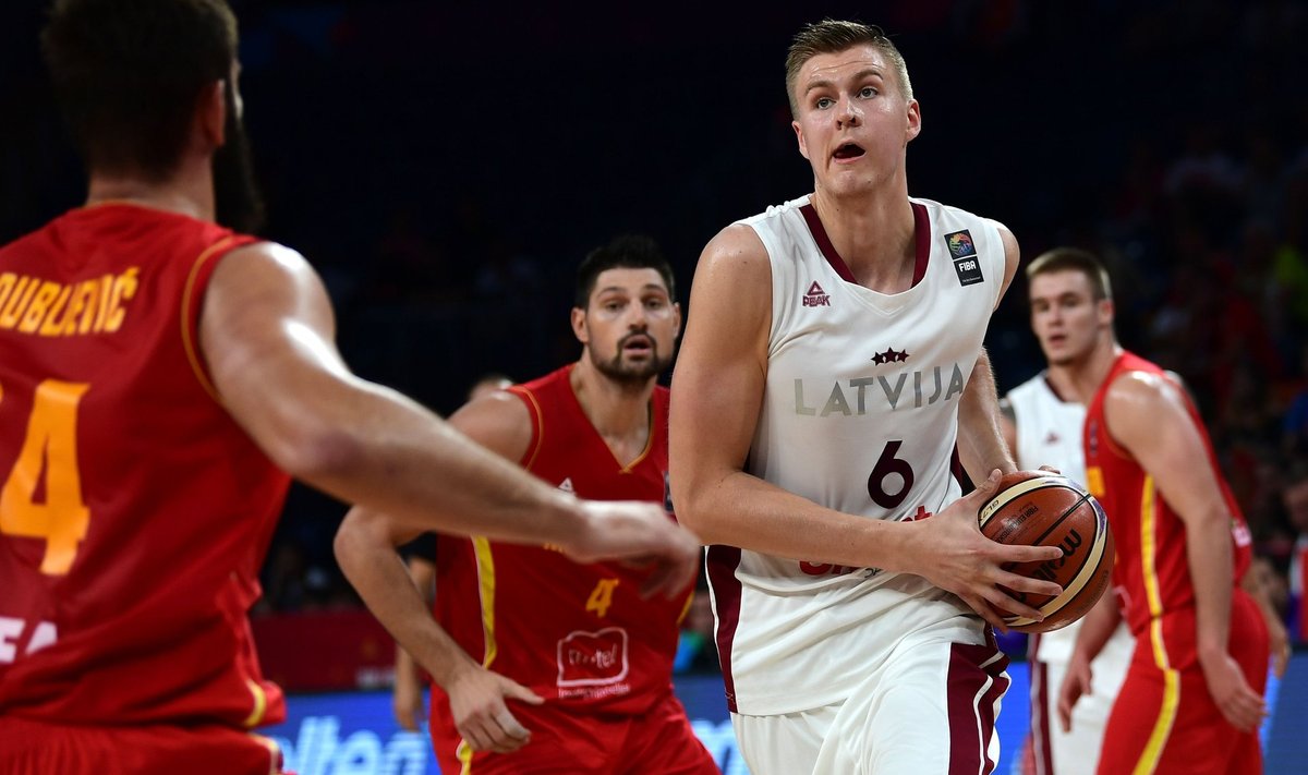 Läti koondise suurim staar Kristaps Pozringis 2017. aasta EM-il. Keegi ei tea, millal teda jälle koondise särgis näha saab, kuna valikmängudes NBA-staarid ju osaleda ei saa.