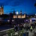 KROONIKA LONDONIS | Terve kesklinn elab matuste rütmis: sarga järjekord liigub üllatavalt kiirelt, melu jagub igale tänavanurgale
