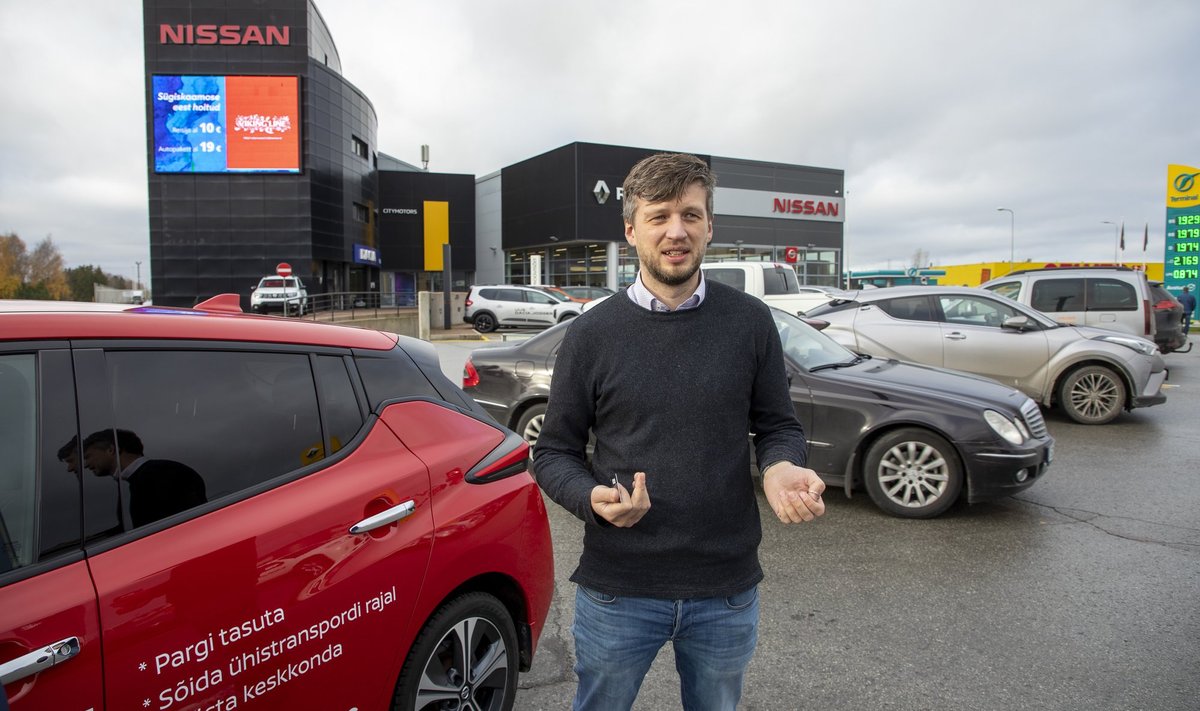 Nissan Baltikumi müügijuht Henri Daum arvab, et  lähiajal elektriautode hinnad ei lange, vaid hoopis bensiinimootoritega autode hinnad tõusevad. 