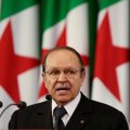 Президент Алжира пришел к власти в 1999 году — и теперь уходит из-за миллионных протестов. Он собирался баллотироваться на пятый срок