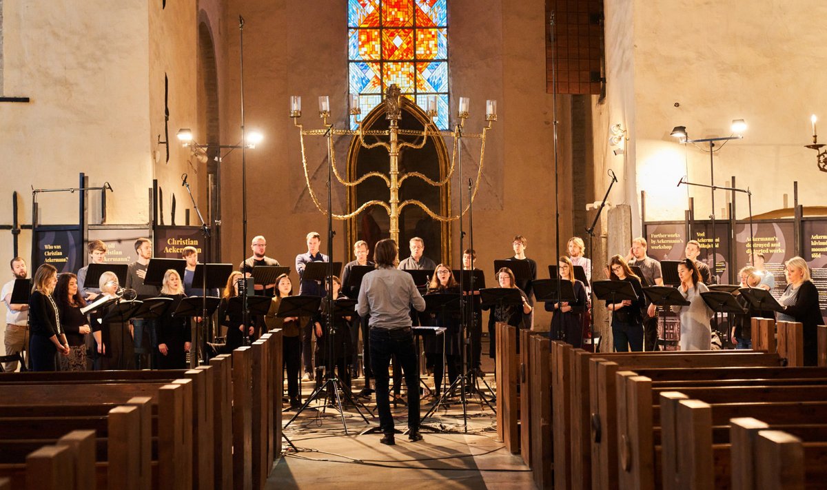 Eesti Filharmoonia Kammerkoori salvestus koos dirigent Kaspars Putninšiga Tallinna Niguliste kirikus