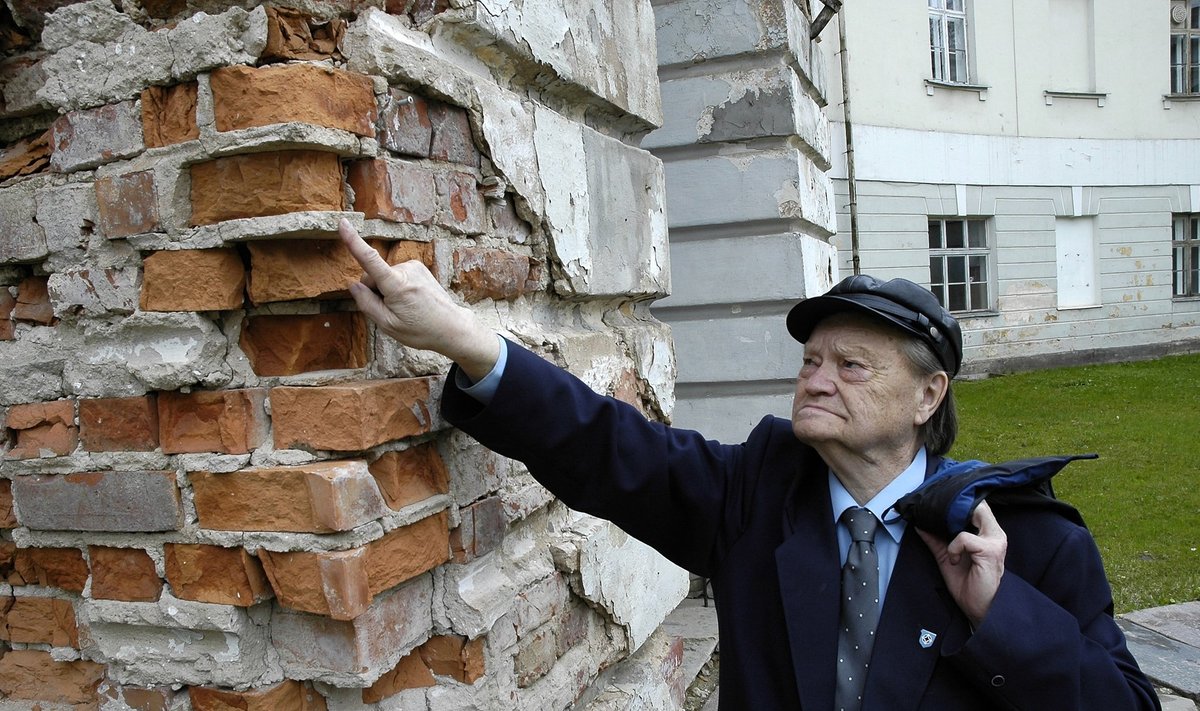 Tullio Ilomets oskab väga põhjalikult selgitada, mis materjale on  ajalooliste hoonete rajamisel kasutatud.