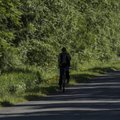 Vihane autojuht: metsavärvi jalgrattureid pole võimalik teeveerel näha!