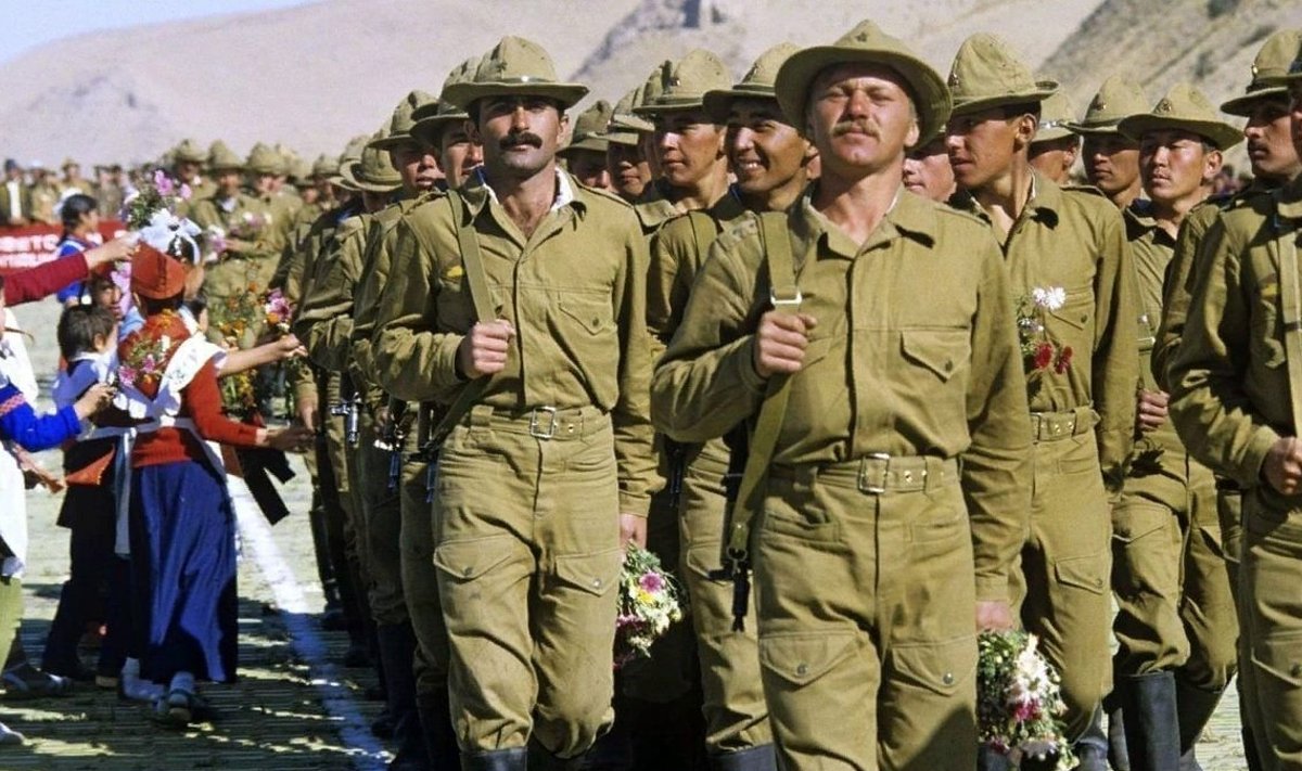 Nõukogude propaganda järgi võttis Afganistanis kohalik rahvas Nõukogude armee vastu lilledega