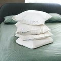 Болит шея? Специалисты рассказывают, как выбрать подходящее положение для сна и правильную подушку