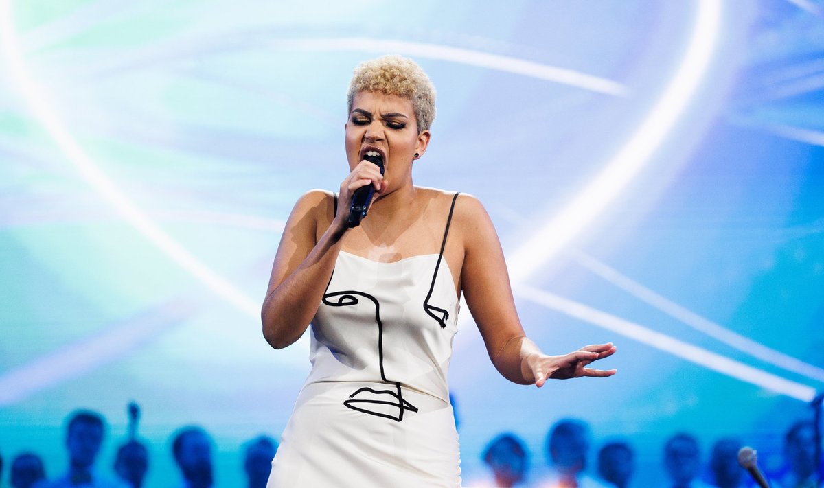 SISSI NYLIA BENITA