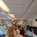 LUGEJA FOTO | Inimesed läbivad rongireise tualetis, lahendust on Elroni poolt oodata kahe aasta pärast