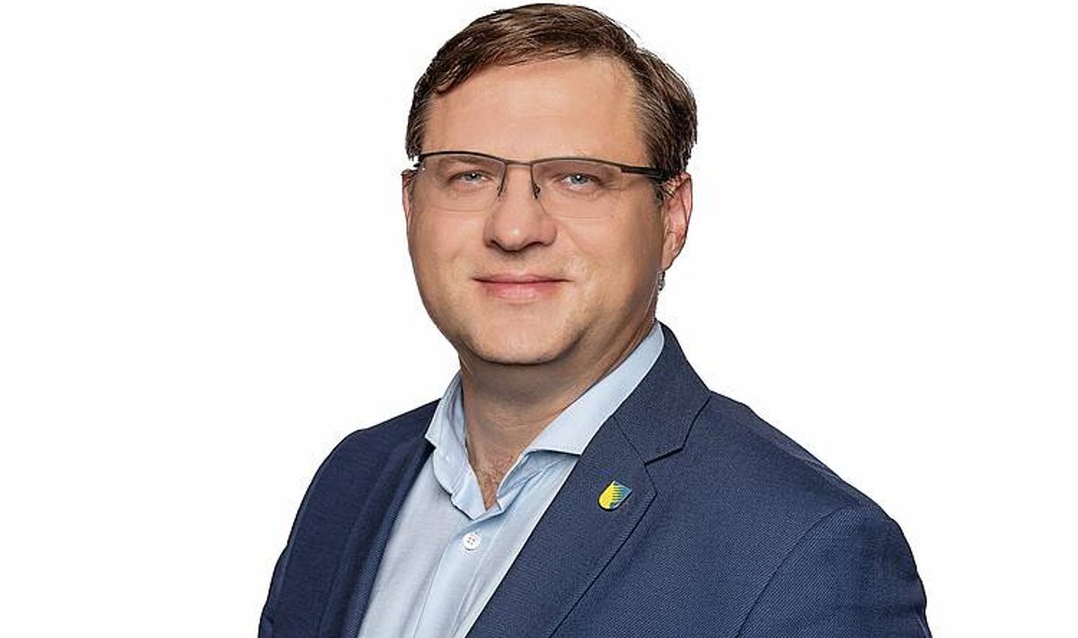 Vitali Borodin on üks mitmest ametnikust, kes said ühes Nikolai Ossipenkoga kaela korruptsioonikahtlustuse.