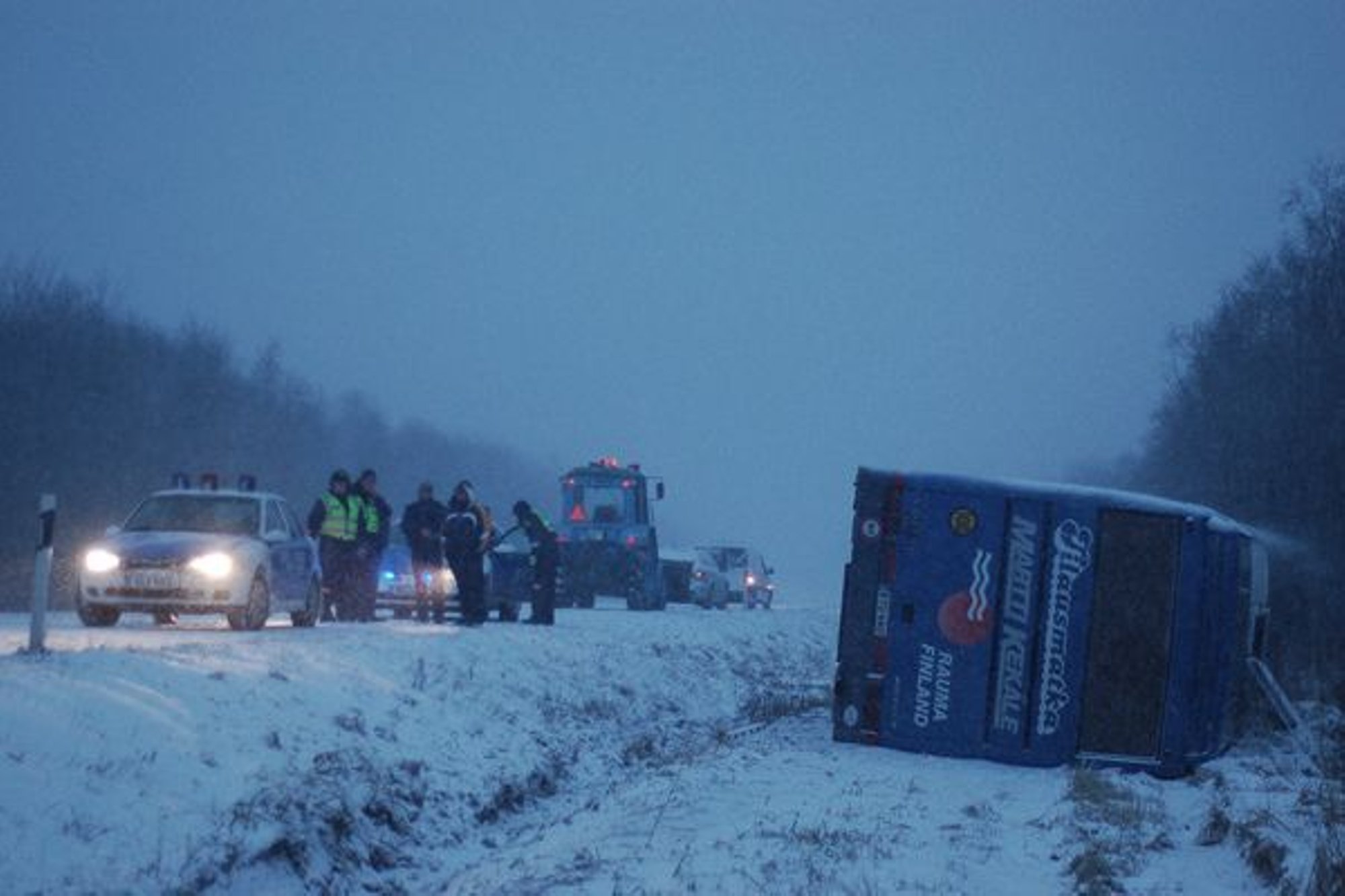 Soomlaste bussis sai 9 inimest viga - Delfi