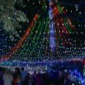Reutersi video: 500 000 jõulutuld majal