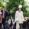 VIDEO JA FOTOD: Printsess Charlotte'i ristsetele tuli terve Briti kuningakoda