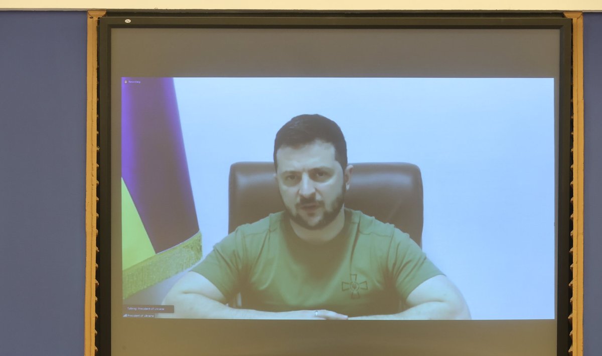 Ukraina president Volodõmõr Zelenskõi täna riigikogu ees.