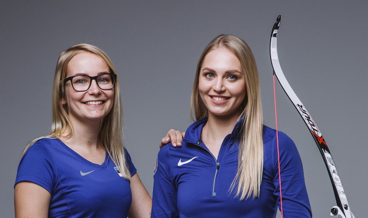 Koos uute rekordite poole. Sellest hooajast NS Archery klubi esindav Reena Pärnat (paremal) ja tema uus treener Siret Luik