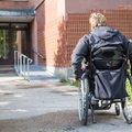 Поездка на спецтранспорте обернулась для инвалида переломом: как работают инватакси