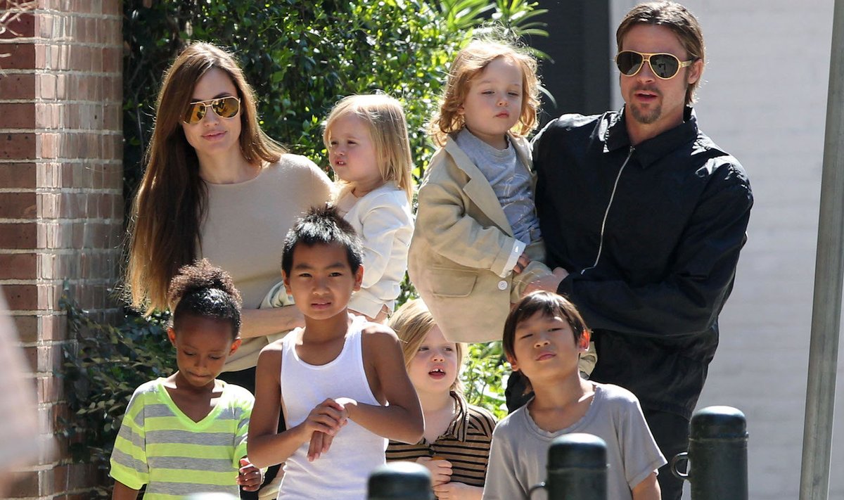 Angelina Jolie ja Bard Pitt lastega
