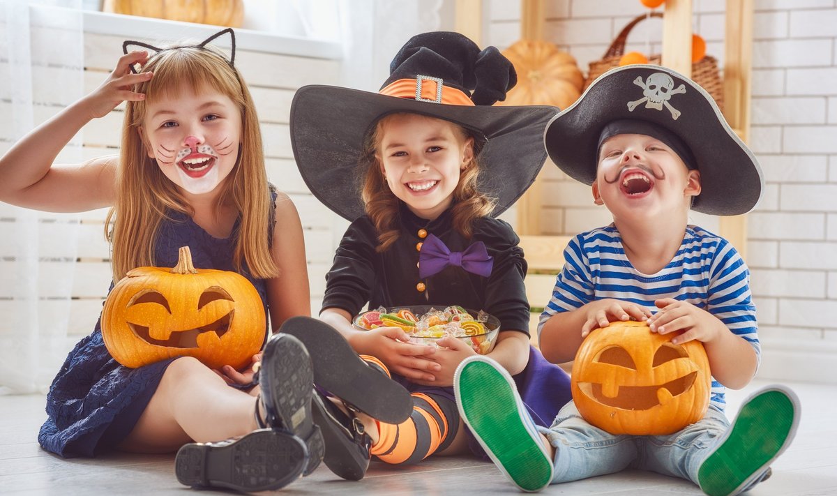 Halloweeni pidu pakub lastele võimalust vahvaid kostüüme kanda.