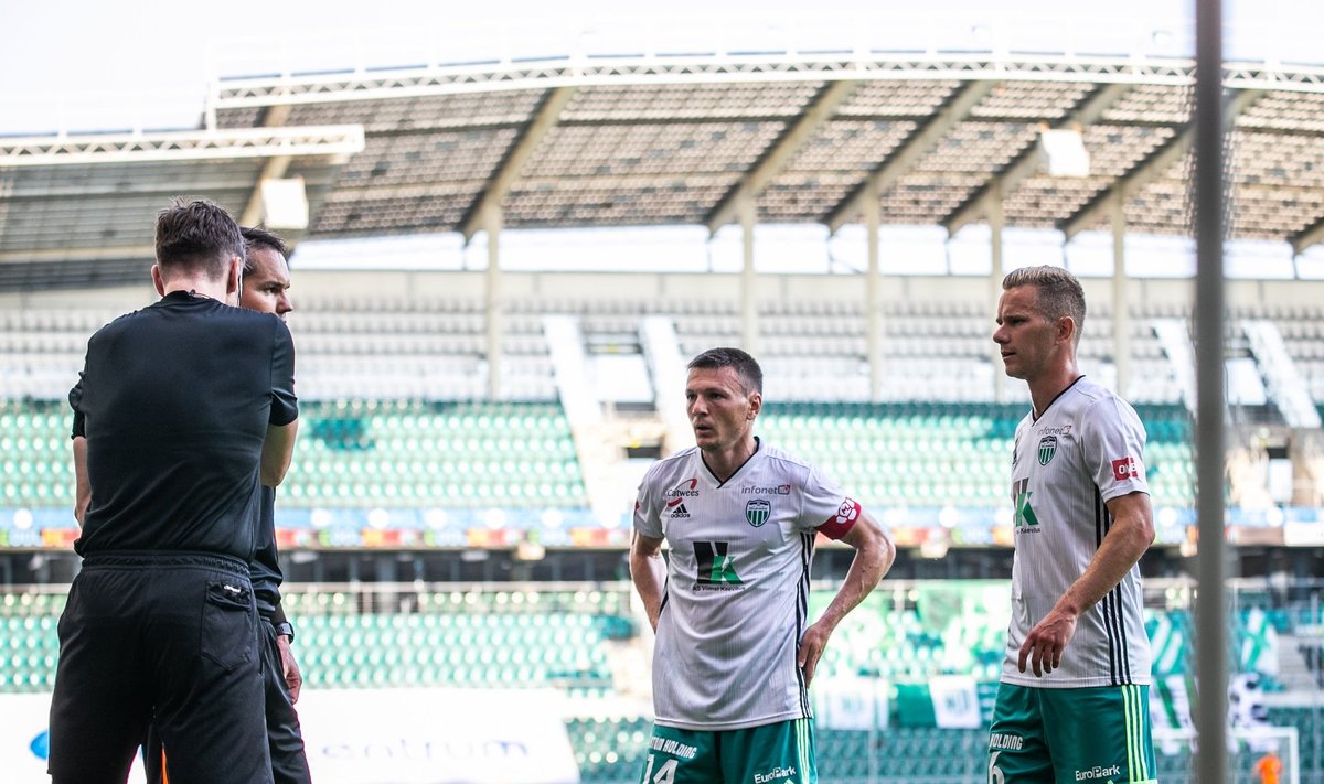 Levadia kapten Dmitri Kruglov (keskel) kohtumises FC Flora vastu.