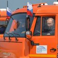 ВИДЕО: Путин не был пристегнут ремнем безопасности за рулем ”КамАЗа”. Есть ли у него права категории С?