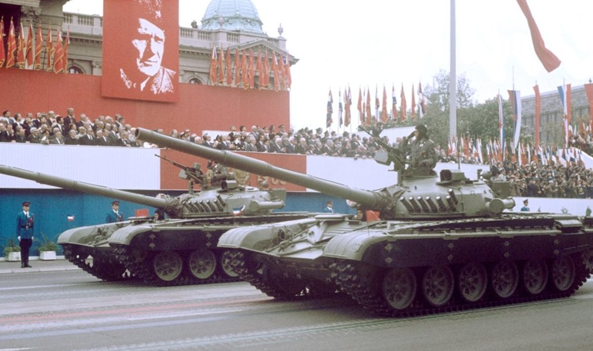 M-84 tankid paraadil