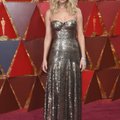 GALERII | Sügavad dekolteed ja lummavad säärejooksud: Oscarite gala parimad riietujad rõhutavad tugevusi