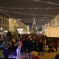 FOTOD | Tartus võeti esimene advent vastu lõbusa valgusmängu saatel