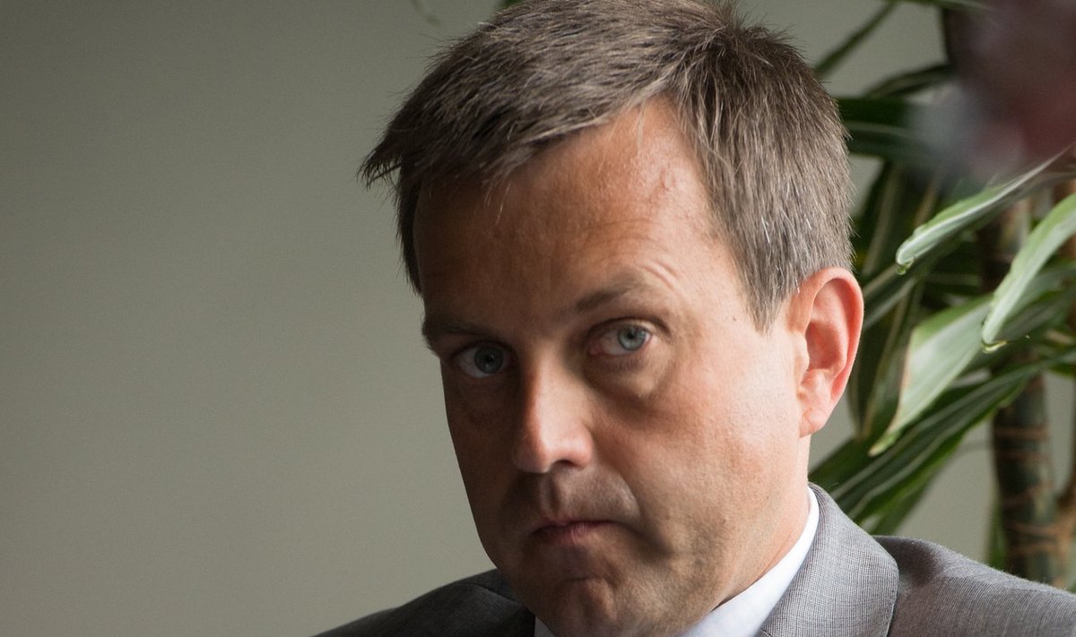 Hanno Tomberg, EAS-i pressibriifing