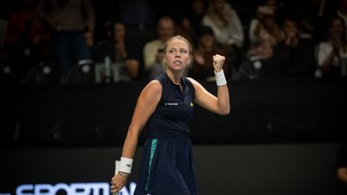 FOTOD JA TÄISPIKKUSES | Anett Kontaveit alustas kodust WTA turniiri üliraske võiduga