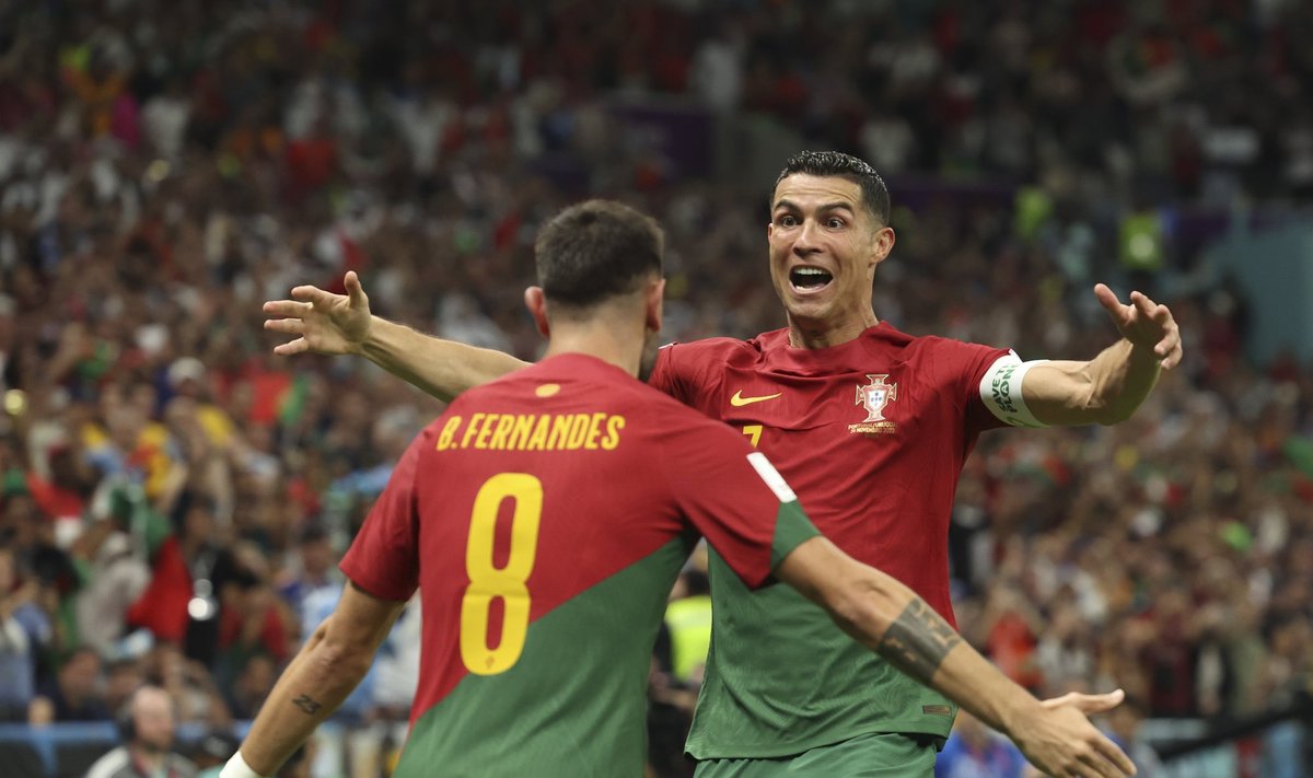 Bruno Fernandese (vasakul) kaks väravat tõid Portugalile võidu.
